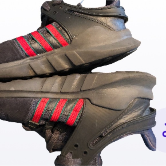 Men’s Adidas Equipment black with red stripes size 10 Running shoes - Picture 4 of 15